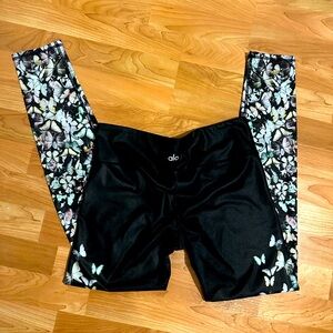 ALO Yoga Airbrush Butterfly Leggings 🦋